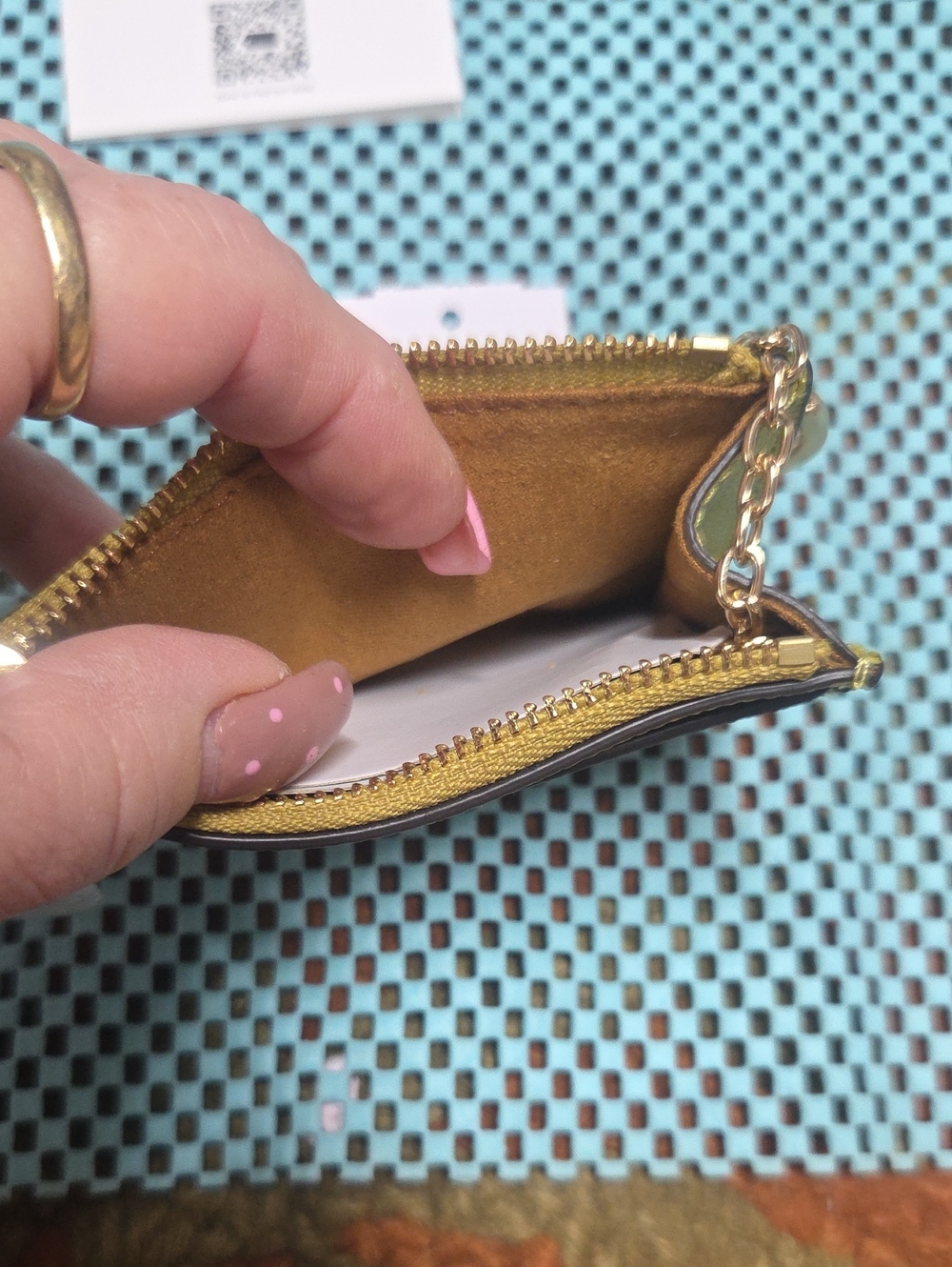 Coach: Id/card Holder Change Bag - Picture 3 of 4